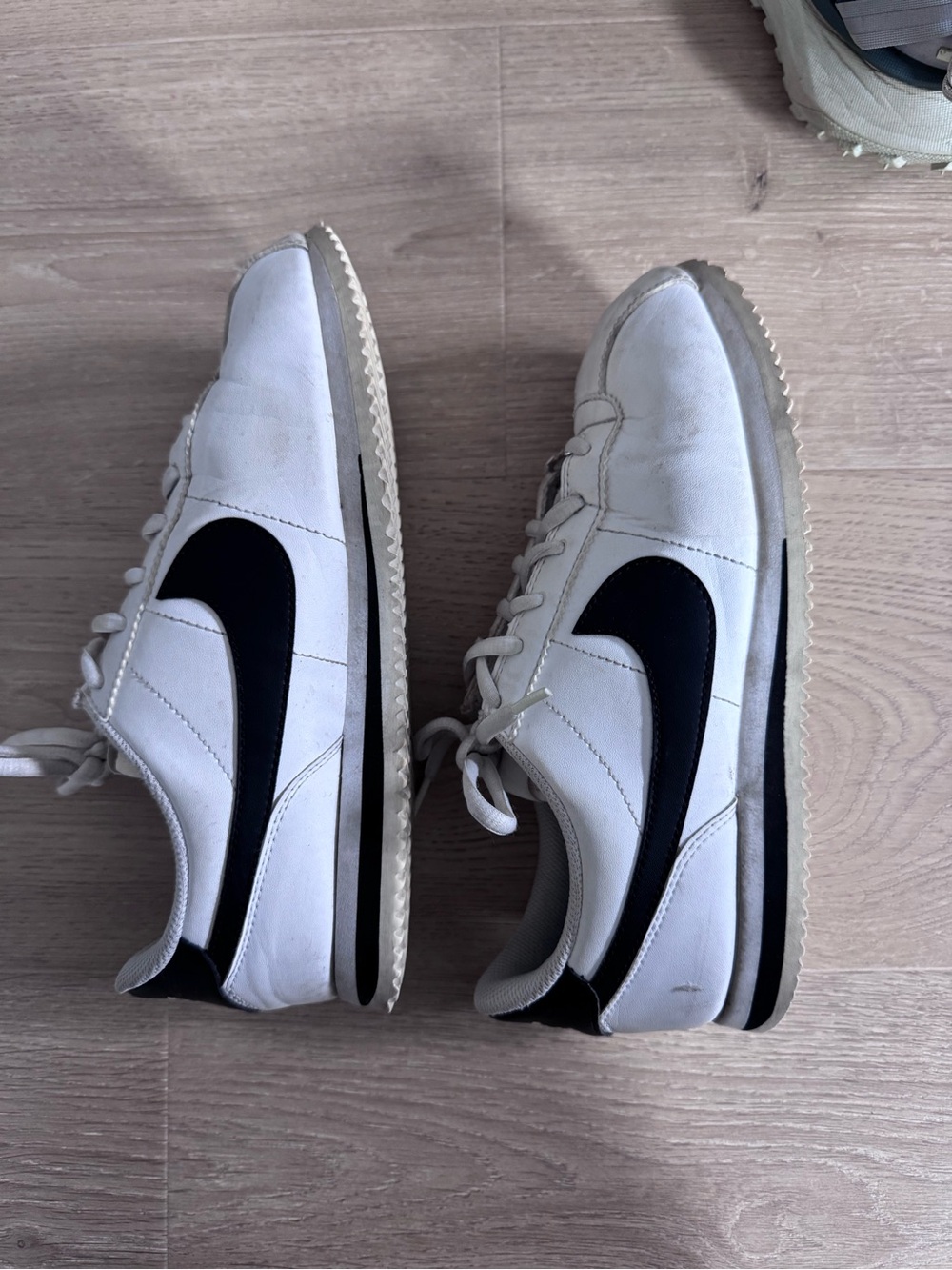 Nike Cortez White Black Leather Fashion Sneakers size 39